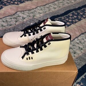 Globe Gillette Mid - Men’s US 7.5 Cream/Black Brand New